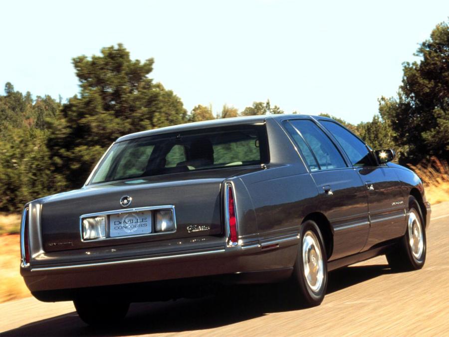 Cadillac DeVille Concours 1997 года  (фото 3 из 21)